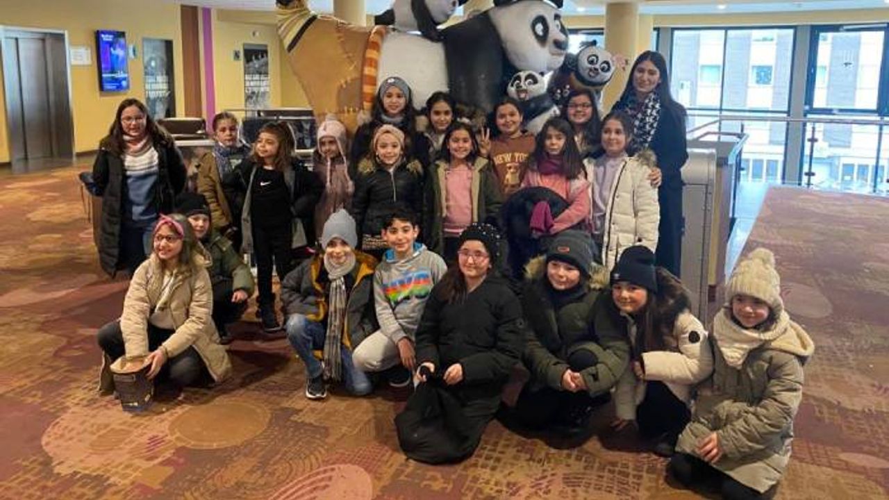 Almanya’da Duisburg Türk Eğitim Merkezi çocukları, vizyona giren Nasreddin Hoca filmi ile buluşturdu