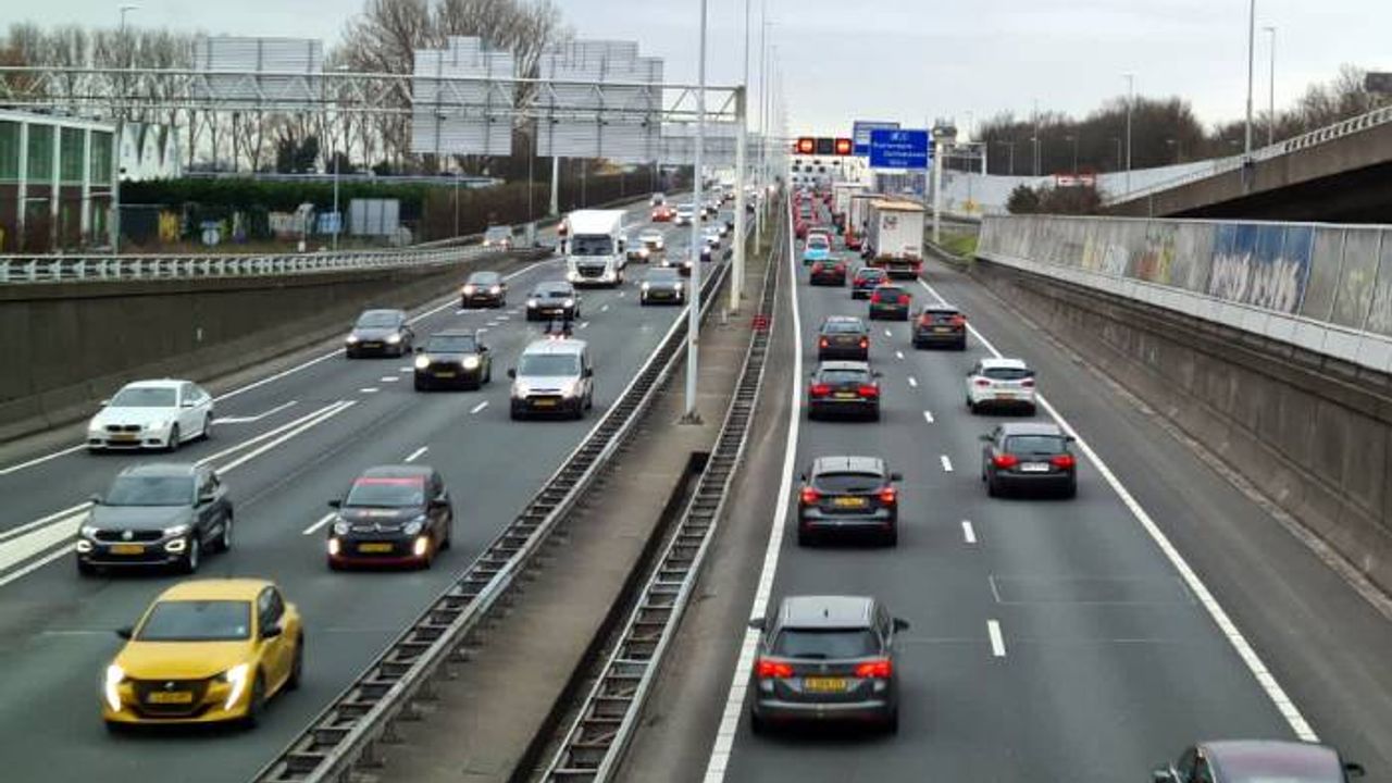 Hollanda’da 2023’de motorlu araç vergisine zam yapılacak