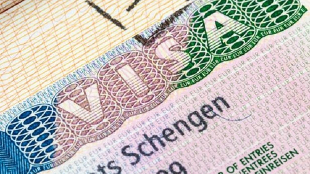 AB Komisyonu’ndan üyelere Şengen vizesi ret kararları ve 500 euro eleştirisi