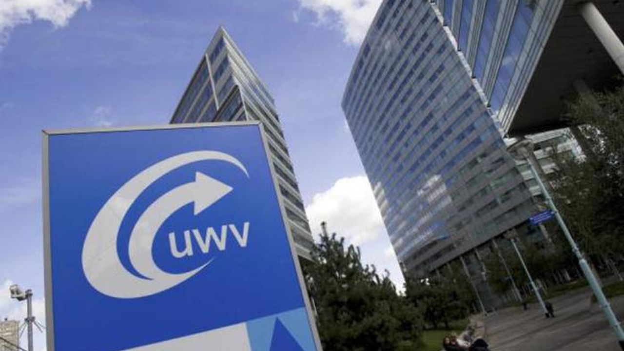 Hollanda'da UWV'den fişleme skandalı!