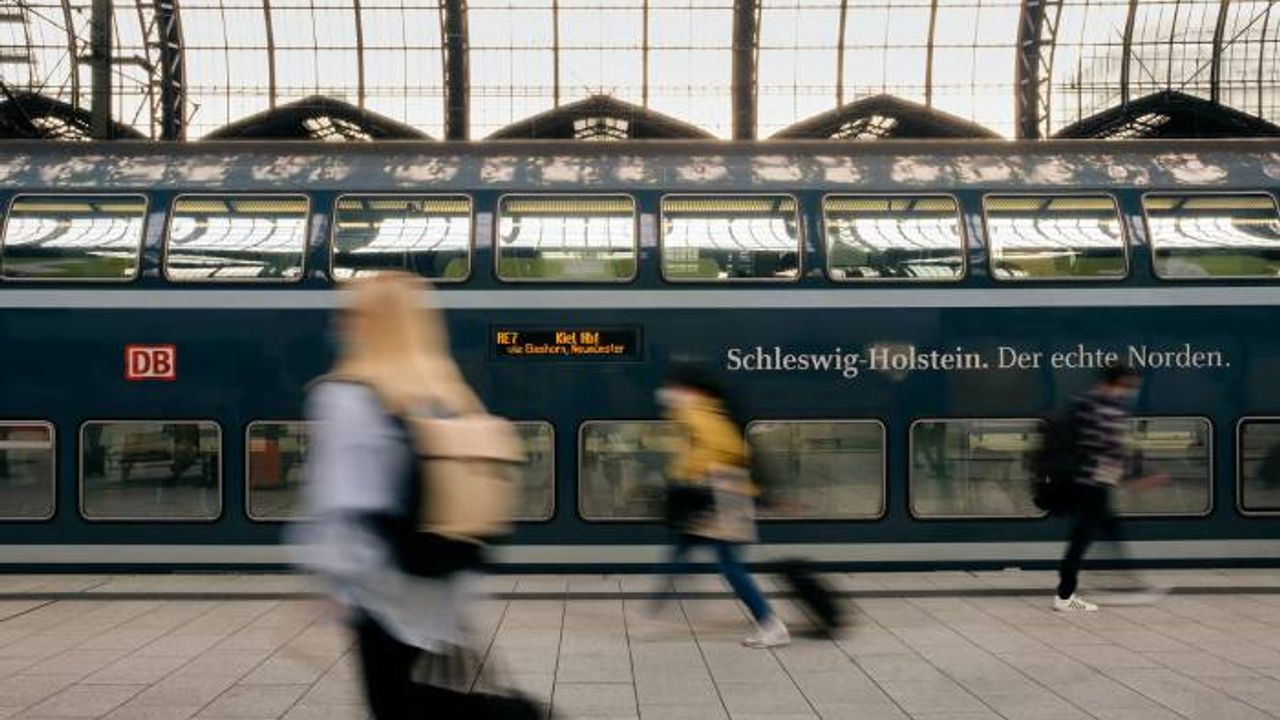 Almanya’da aylık 49 euroluk toplu taşıma biletinin tarihi belli oldu