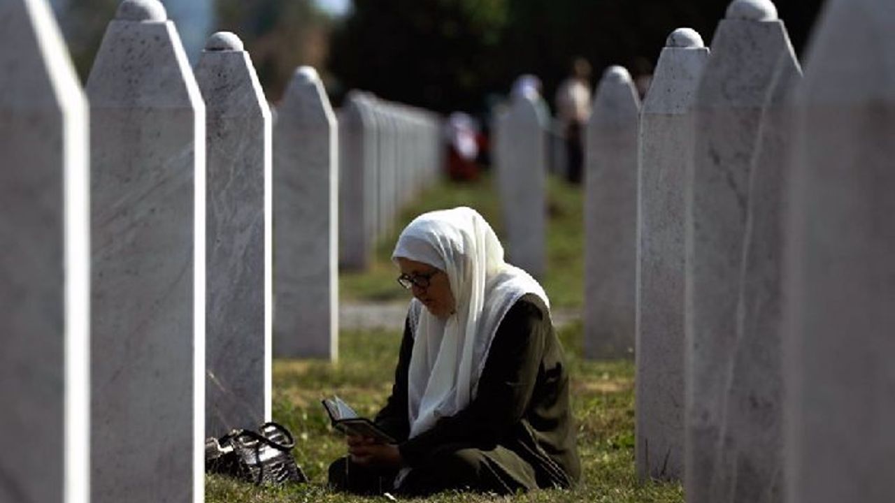 Binlerce Srebrenitsa mağduru Hollanda'dan tazminat bekliyor