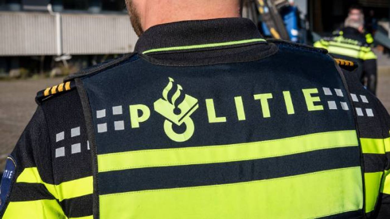 Hollanda’da yeni yıl kutlamalarında 12 polis yaralandı