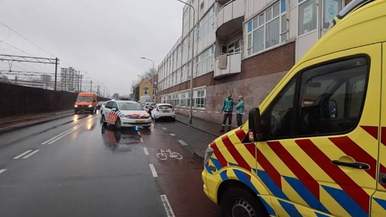 Den Haag'da pencereden düşen birkaç haftalık bebek hayatını kaybetti