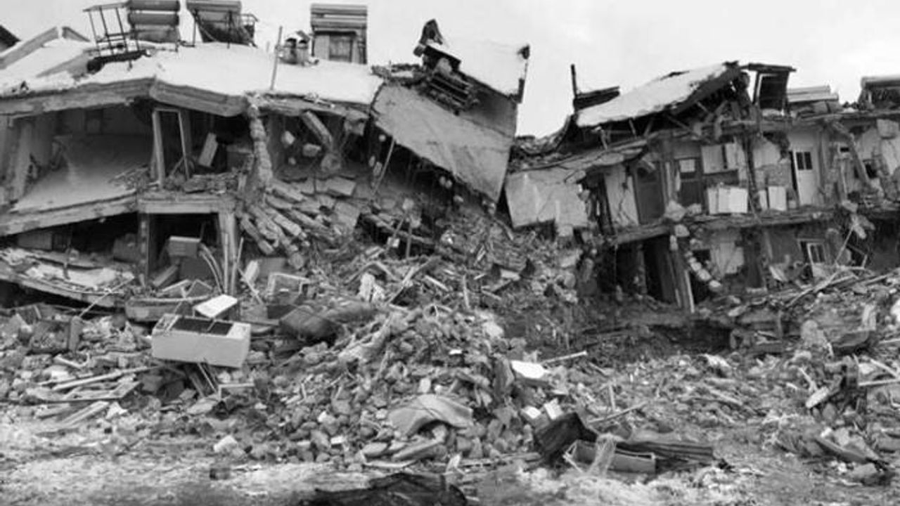 Kahramanmaraş depremi: Can kaybı Türkiye’de 20 bini, Suriye’de 3 bini geçti