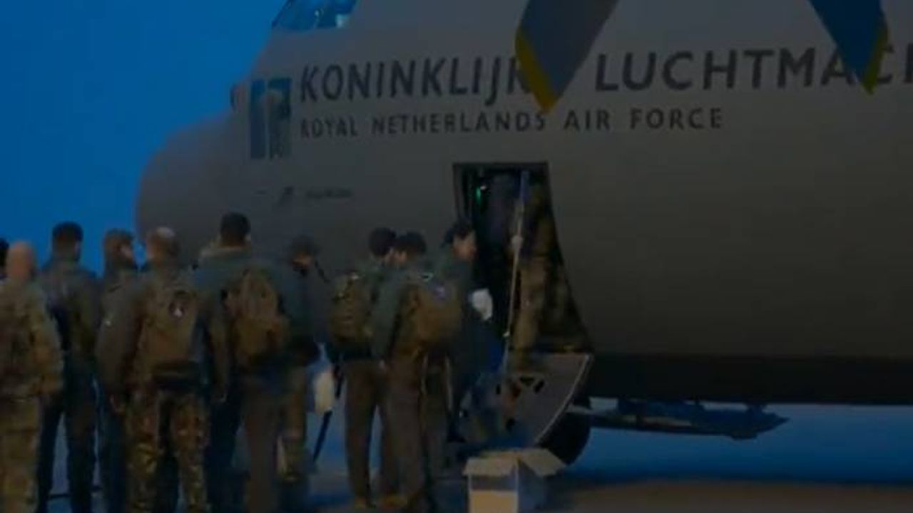 Hollanda’dan gönderilen nakliye uçağı Türkiye’ye indi