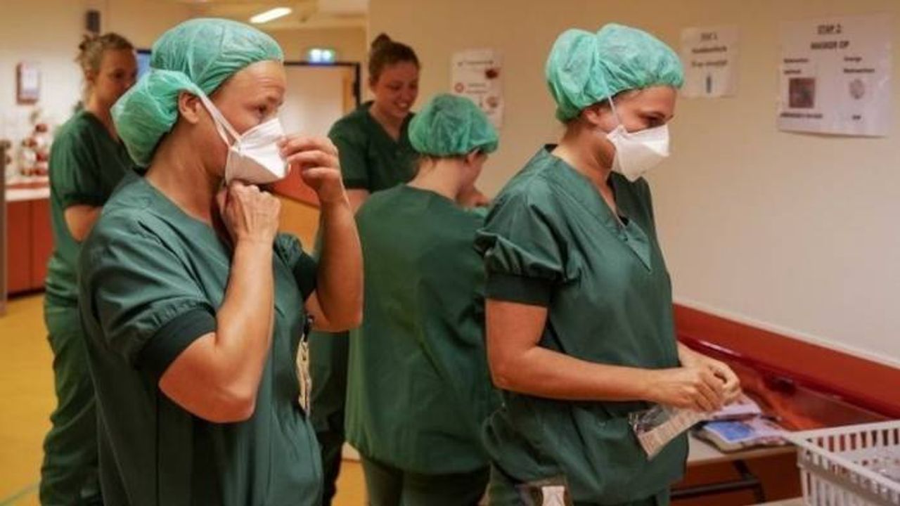 Hollanda’da ülke çapında binlerce sağlık çalışanı greve gidiyor
