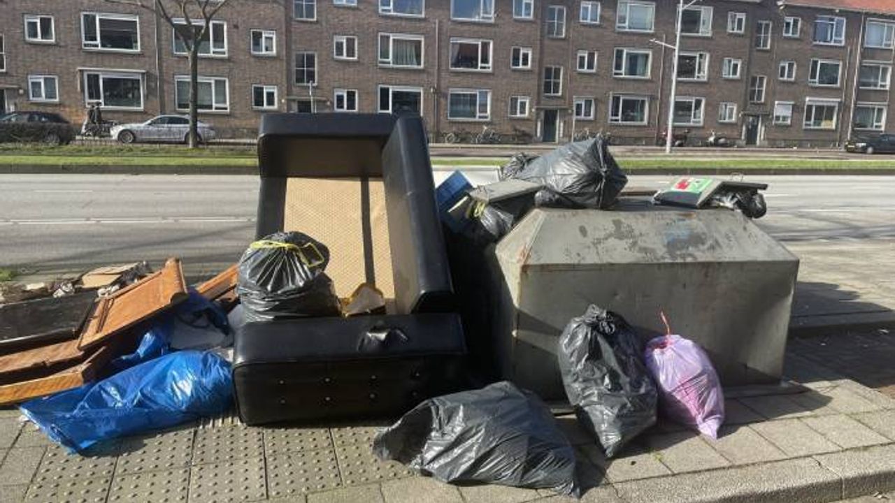 Rotterdam’da başlayan grev sokaklarda çöp yığınlarına neden oldu