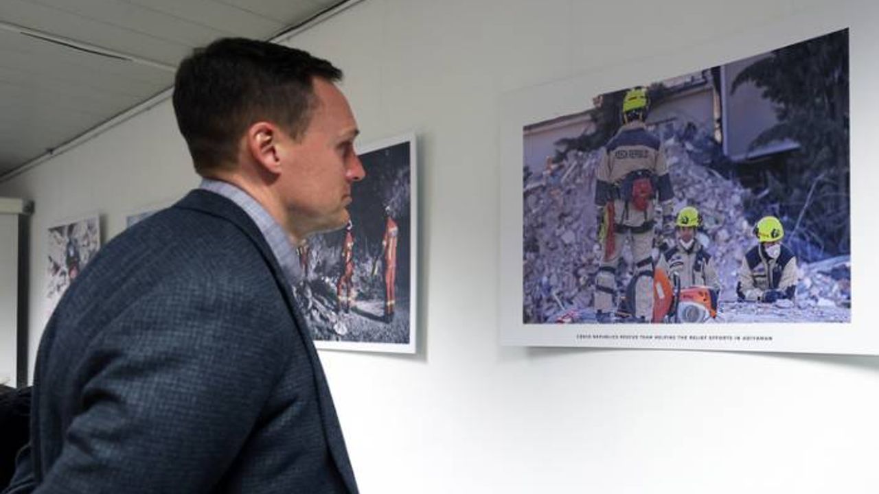 Brüksel'de ‘Asrın felaketi: Fay hattından fotoğraflar’ sergisi
