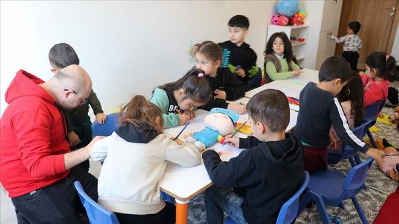 Hollanda’da İnanın Çocuklar Derneği’nden depremzede çocuklara yardım konseri