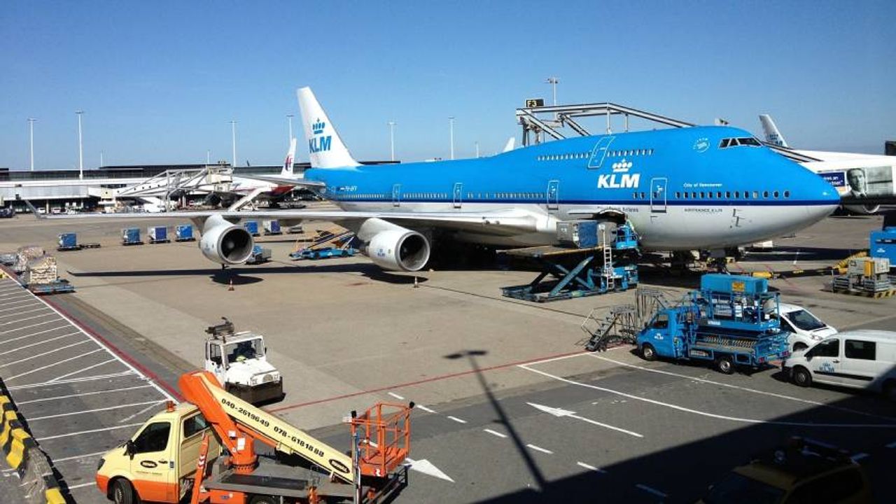 Amsterdam’a inen KLM uçağının iniş takımında ceset bulundu