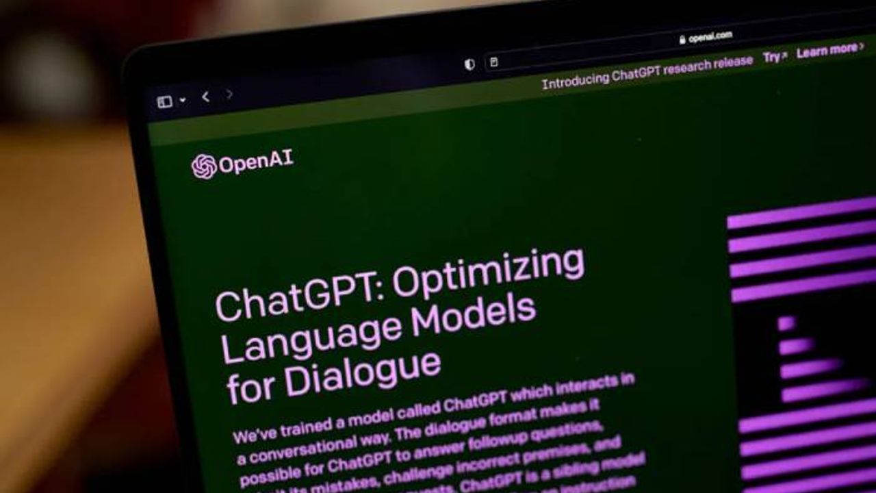 İtalya'dan yapay zeka sohbet robotu ChatGPT'ye erişim engeli