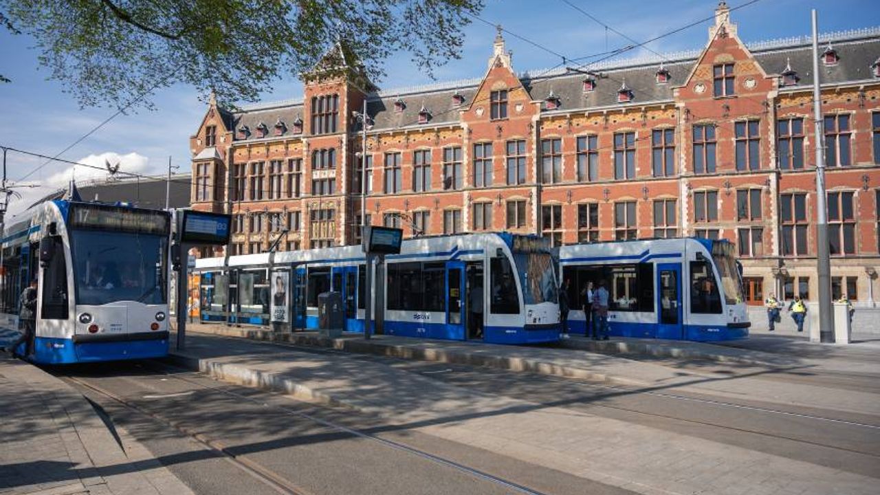 Amsterdam'da toplu taşıma ilkokul çocuklarına 4 ay boyunca ücretsiz