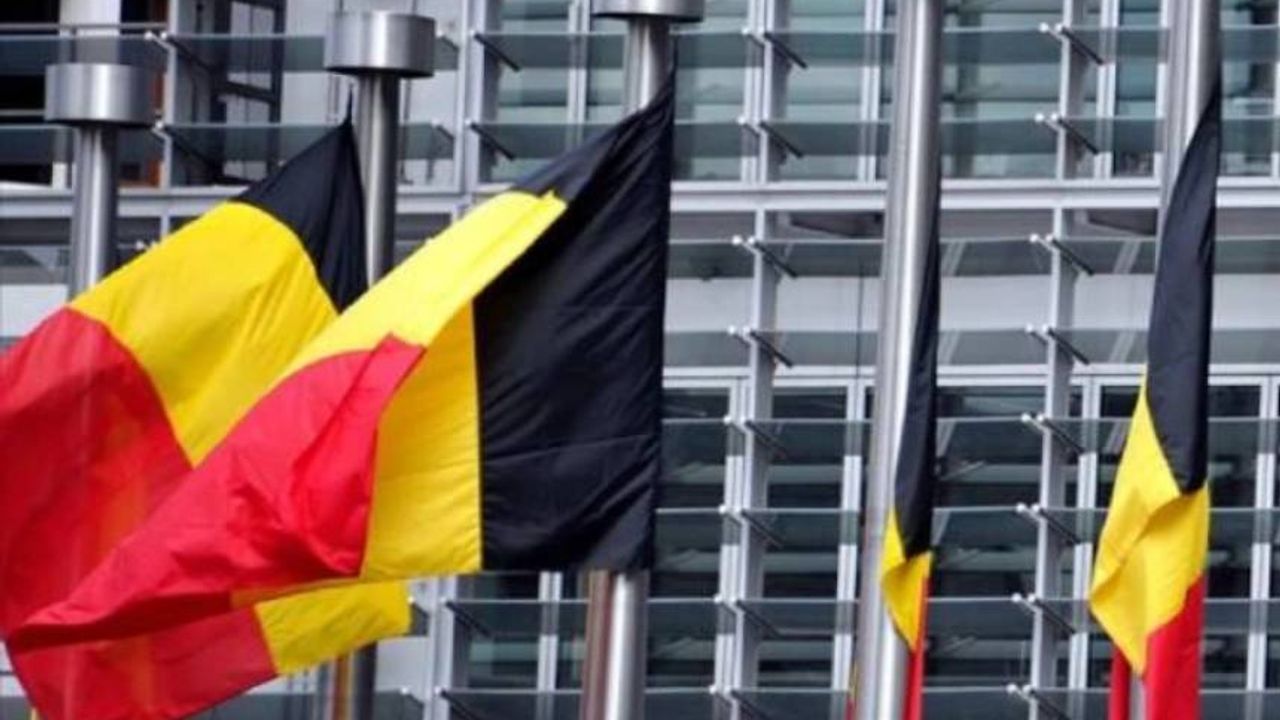 Belçika’da bakanların hükümeti eleştirmesi yasaklandı