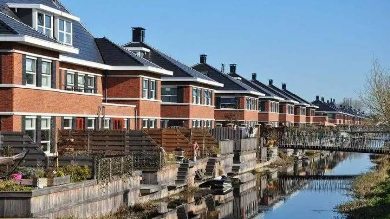 Hollanda’da konut fiyatları düşmeye devam ediyor