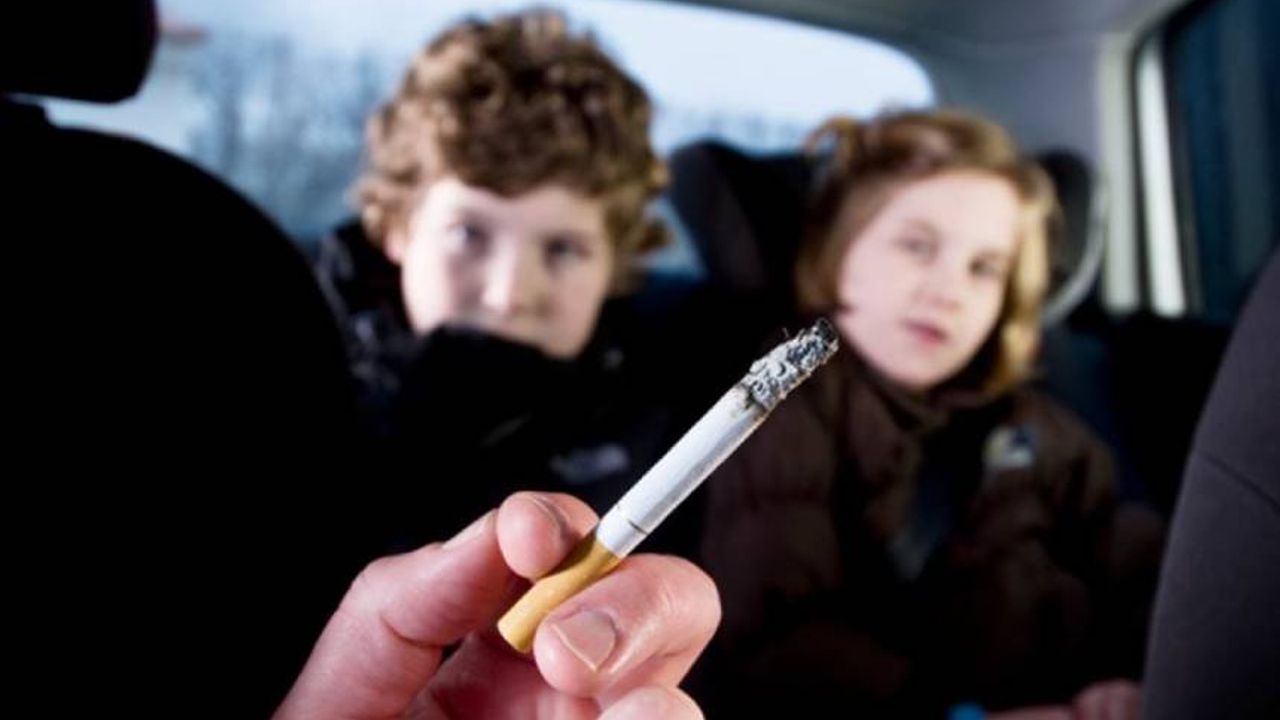 Almanya, çocuk ve hamilelerin bulunduğu araçlarda sigara kullanımını yasaklıyor