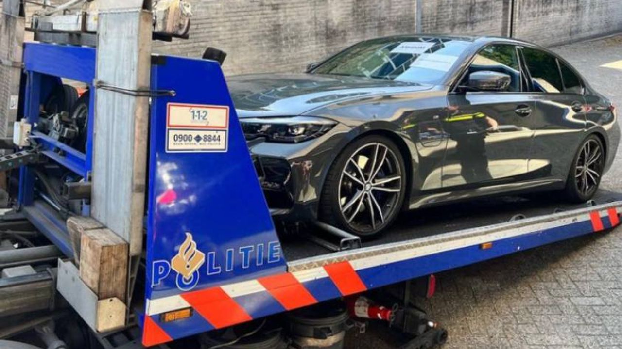 Aalsmeer polisi affetmedi: Dokuzuncu kez ehliyetsiz yakalanan sürücü aracından oldu