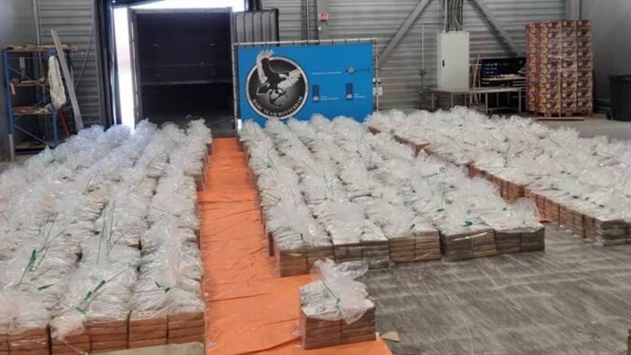 Hollanda’da tarihin en büyük uyuşturucu operasyonu: 600 milyon euroluk kokain ele geçirildi