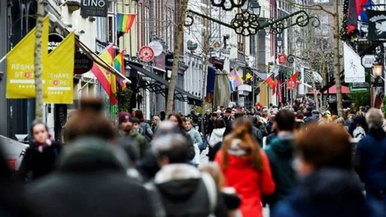 Hollanda’da her 18 kişiden biri milyoner