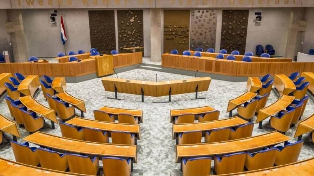 Hollanda’da koalisyon olasılıklarının araştırıldığı rapor Temsilciler Meclisine sunuldu