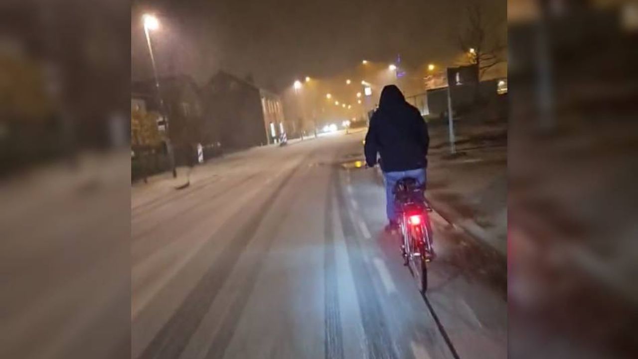 Hollanda’da yılın ilk kar yağışı Limburg’da başladı