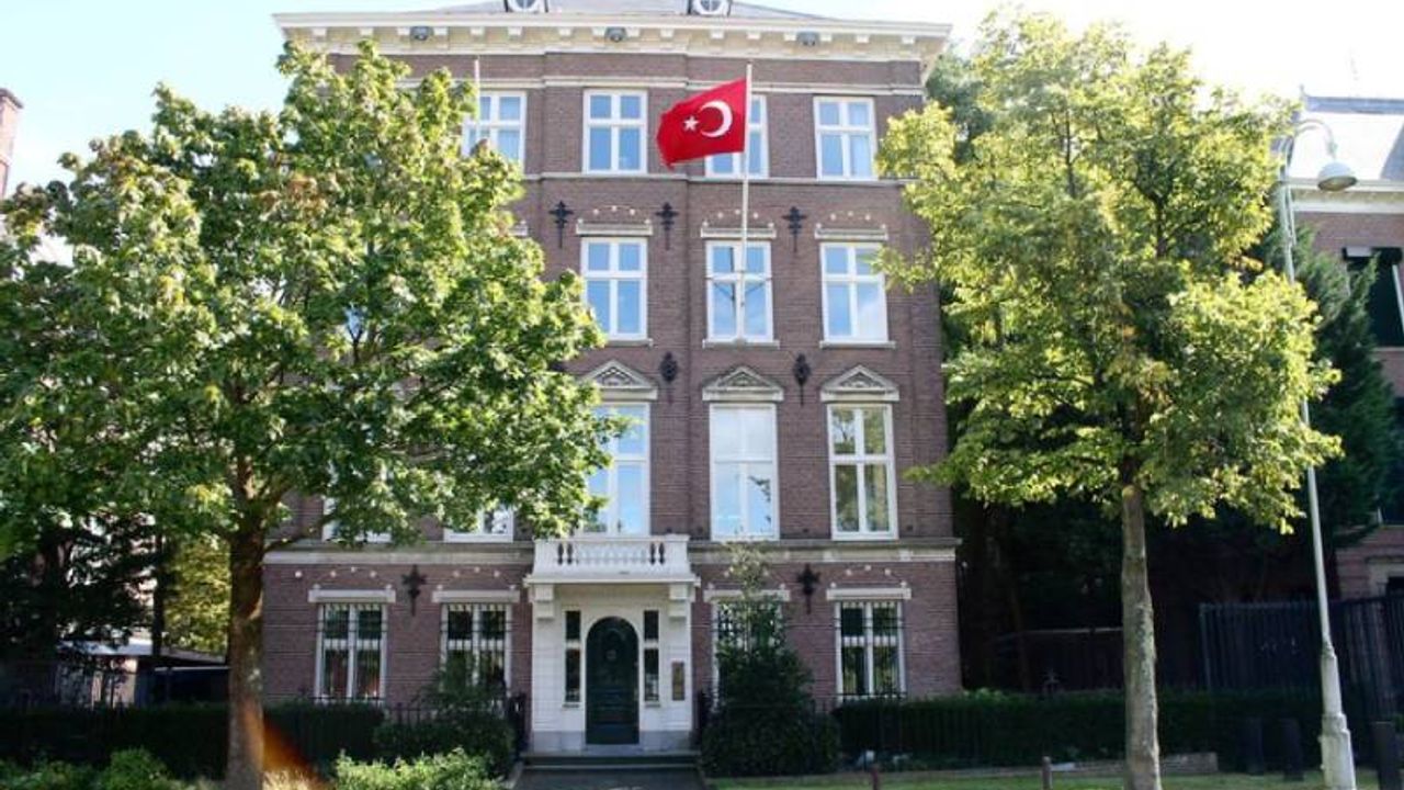 Amsterdam Başkonsolosluğu, Türk uyruklu sözleşmeli sekreter alacak