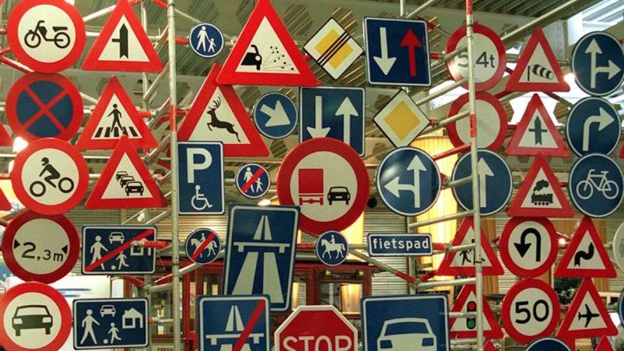 Belçika’da trafik levhalarındaki cinsiyet ayrımı ortadan kalkıyor