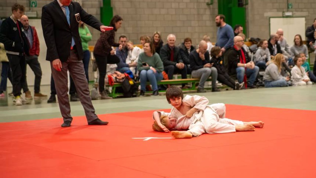 Belçika 6-8 yaş grubu judo turnuvasının şampiyonu yine Abdülhakim oldu