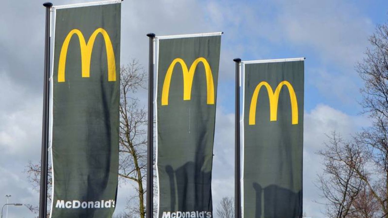 Hollanda’da eski bir McDonald’s çalışanından itiraf: Etli kroketler, vejetaryen diye satıldı!