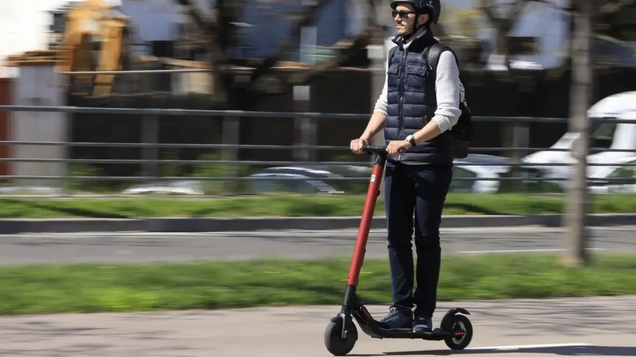 Belçika’da e-scooterlara kask şartı getiriliyor
