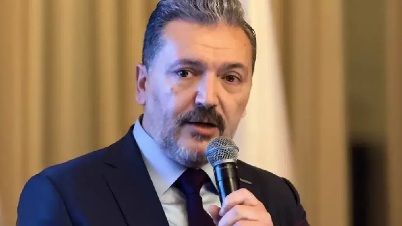 MÜSİAD Hollanda’da başkanlik görevine yeniden Ali Köklü seçildi