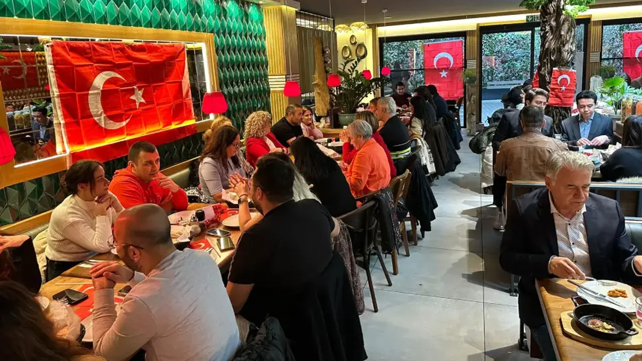 Cumhuriyetin 102. yılı Almanya’da coşkuyla kutlandı