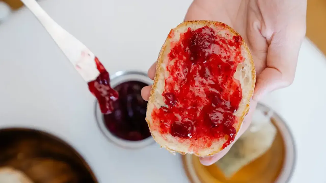 Almanya’da satılan çilek reçellerinde pestisit ve şeker uyarısı