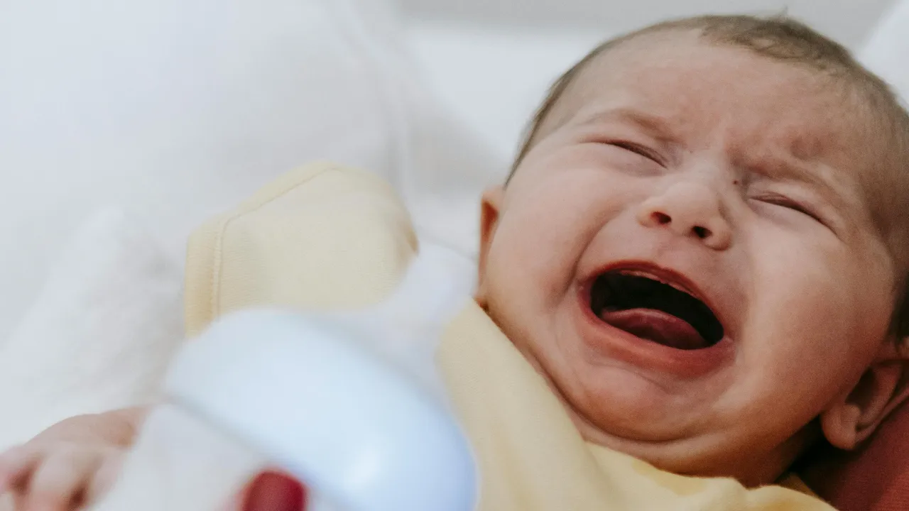Bebeğiniz neden ağlıyor? İşte 6 temel sebep
