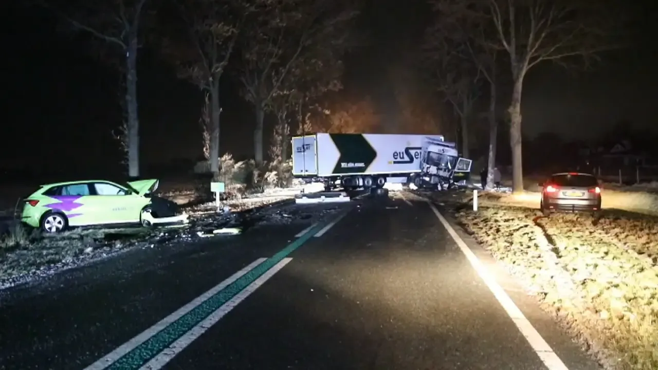 Hollanda’nın kuzeyinde kırmızı alarm: Aşırı buzlanma nedeniyle evde kalın