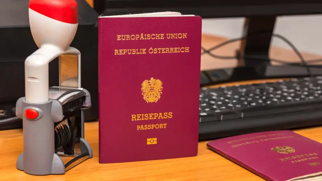 Antalya’da 22 yaşındaki Avusturyalı genç pasaportu nedeniyle gözaltına alındı