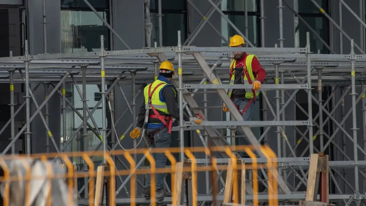 Fransa’da 500 işçiyi kaçak çalıştıran Türk işverene hapis cezası