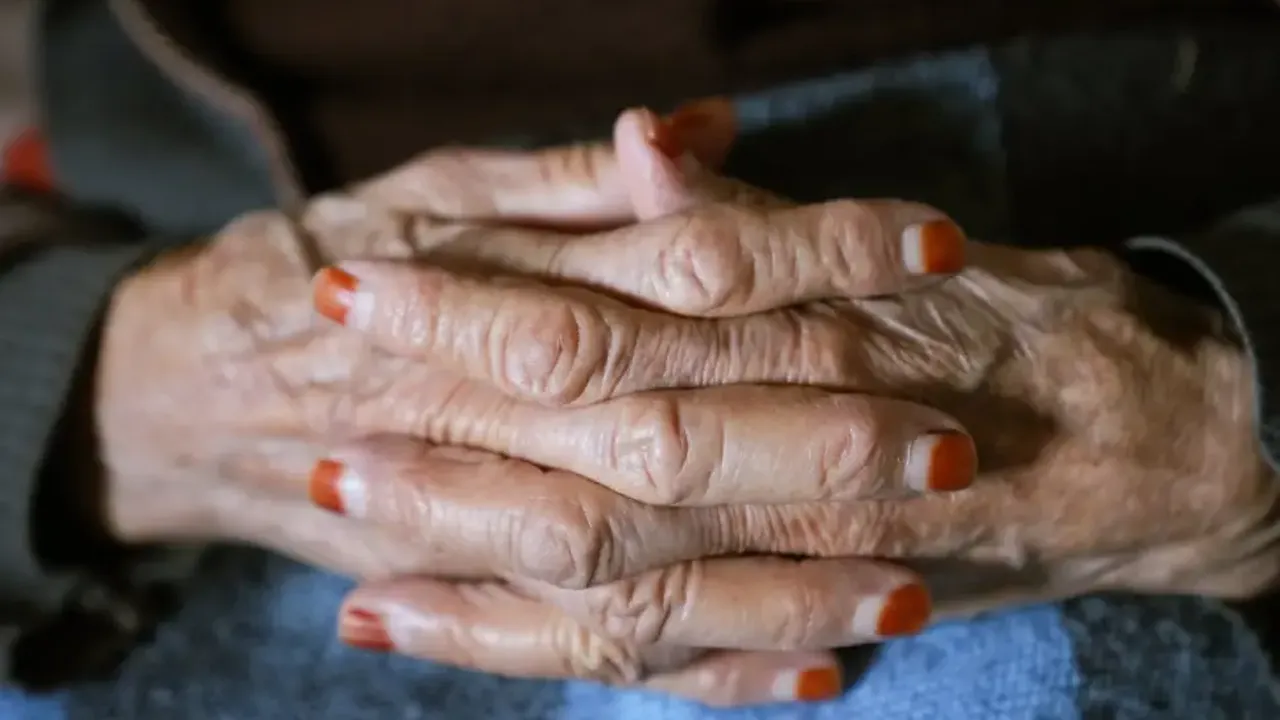 Araştırma: Uzun ömrün sırrı 100 yaşını aşan insanların kanında saklı olabilir