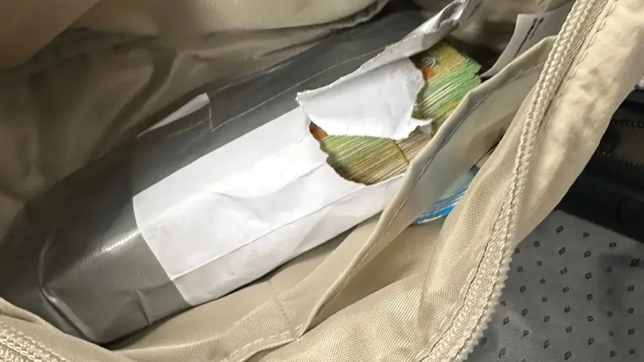 Almanya’dan Türkiye’ye giden yolcu 45 bin euro nakitle yakalandı