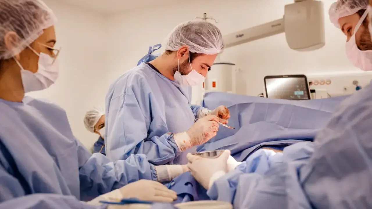 Hollanda’da kalp tedavileri tıbbi cihaz eksikliği nedeniyle erteleniyor