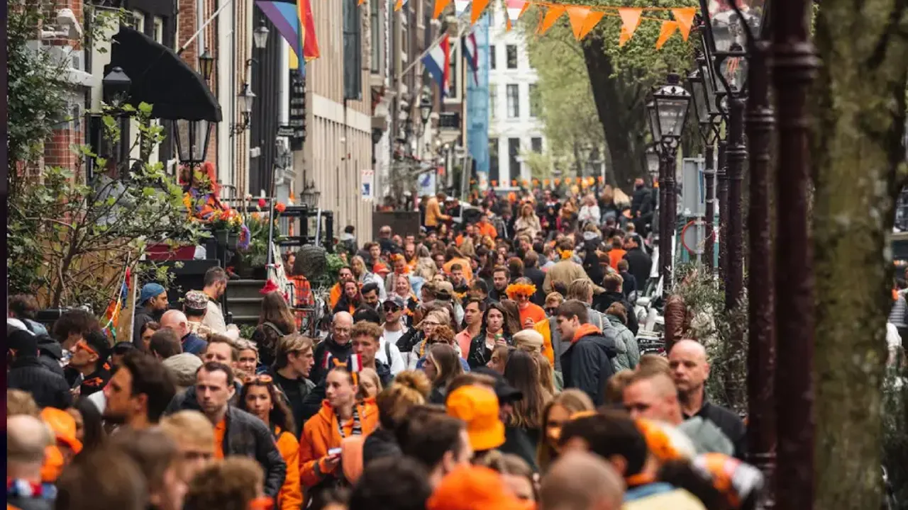 Amsterdam’da Kral Günü kuralları sıkılaştı, ihlallere ağır ceza
