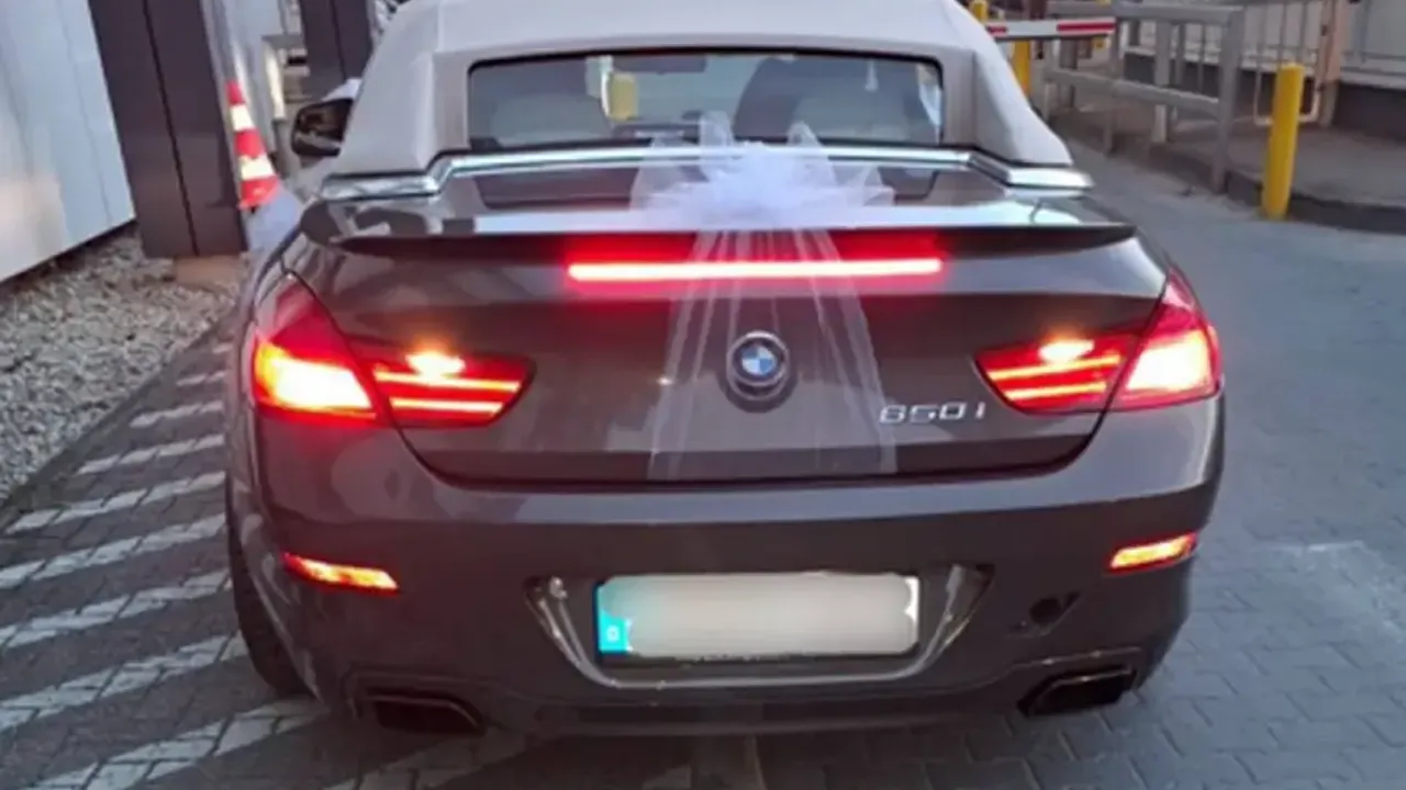 Berlin’de trafiği tehlikeye atan düğün konvoyuna polis müdahalesi