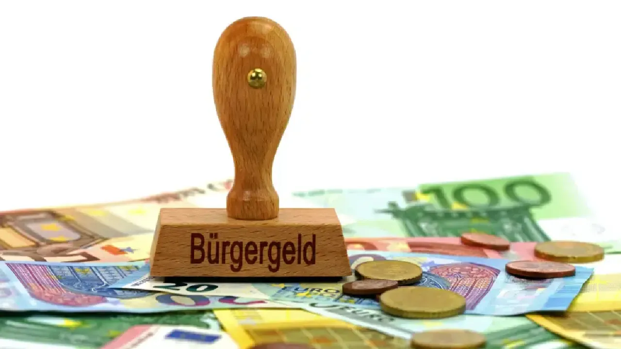 Almanya’da mahkemeden emsal karar: Yurt dışına çıkanın yardımı kesilemez