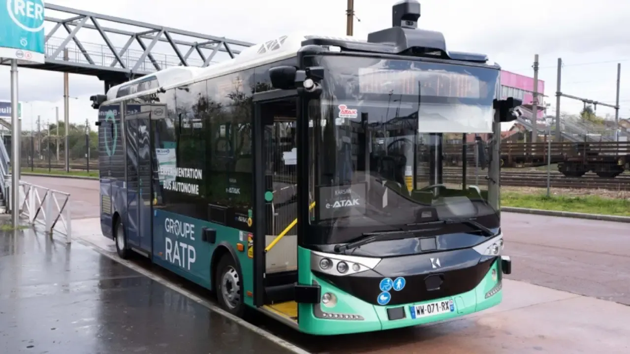 Fransa’da Türk yapımı sürücüsüz otobüs yollara çıktı