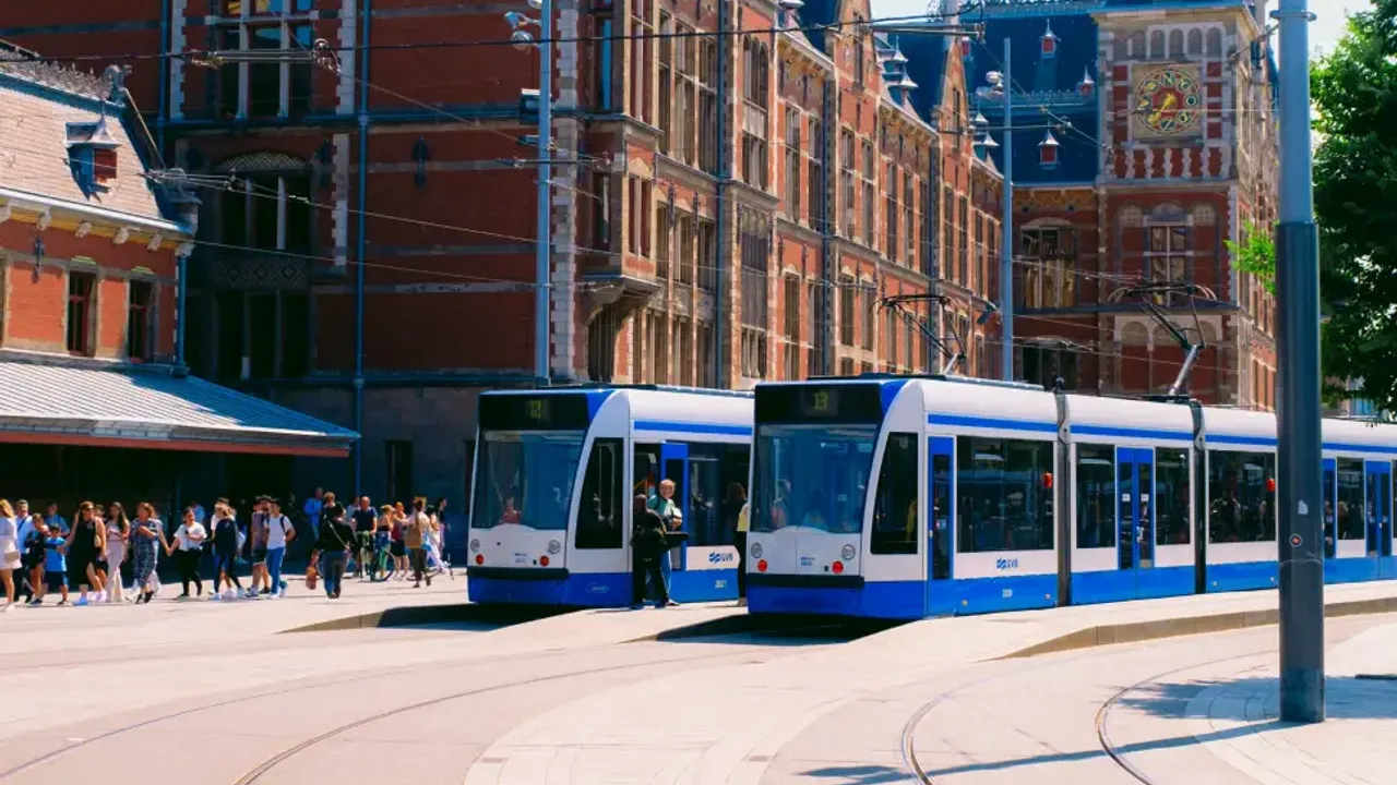 Hollanda’da aylık 49 euroluk sınırsız toplu taşıma bileti geliyor