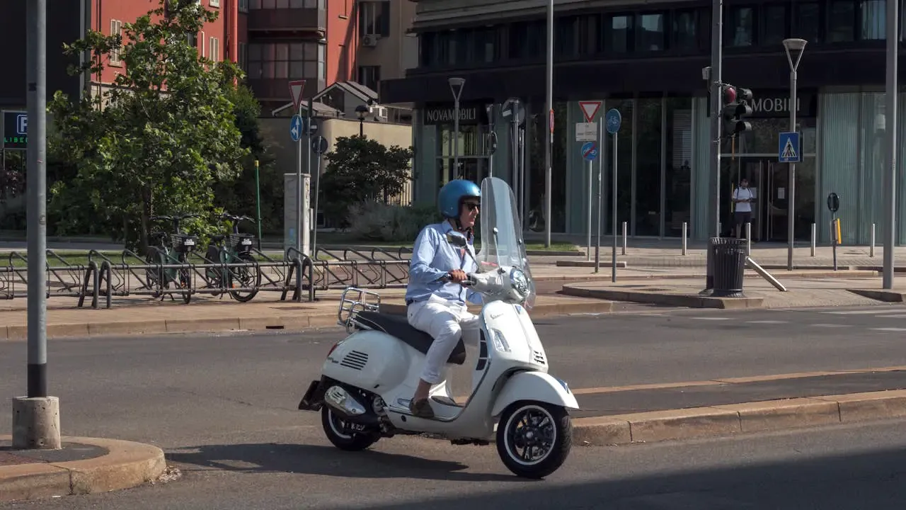 Fransa’da scooter ve motosikletlere yeni kural getirildi