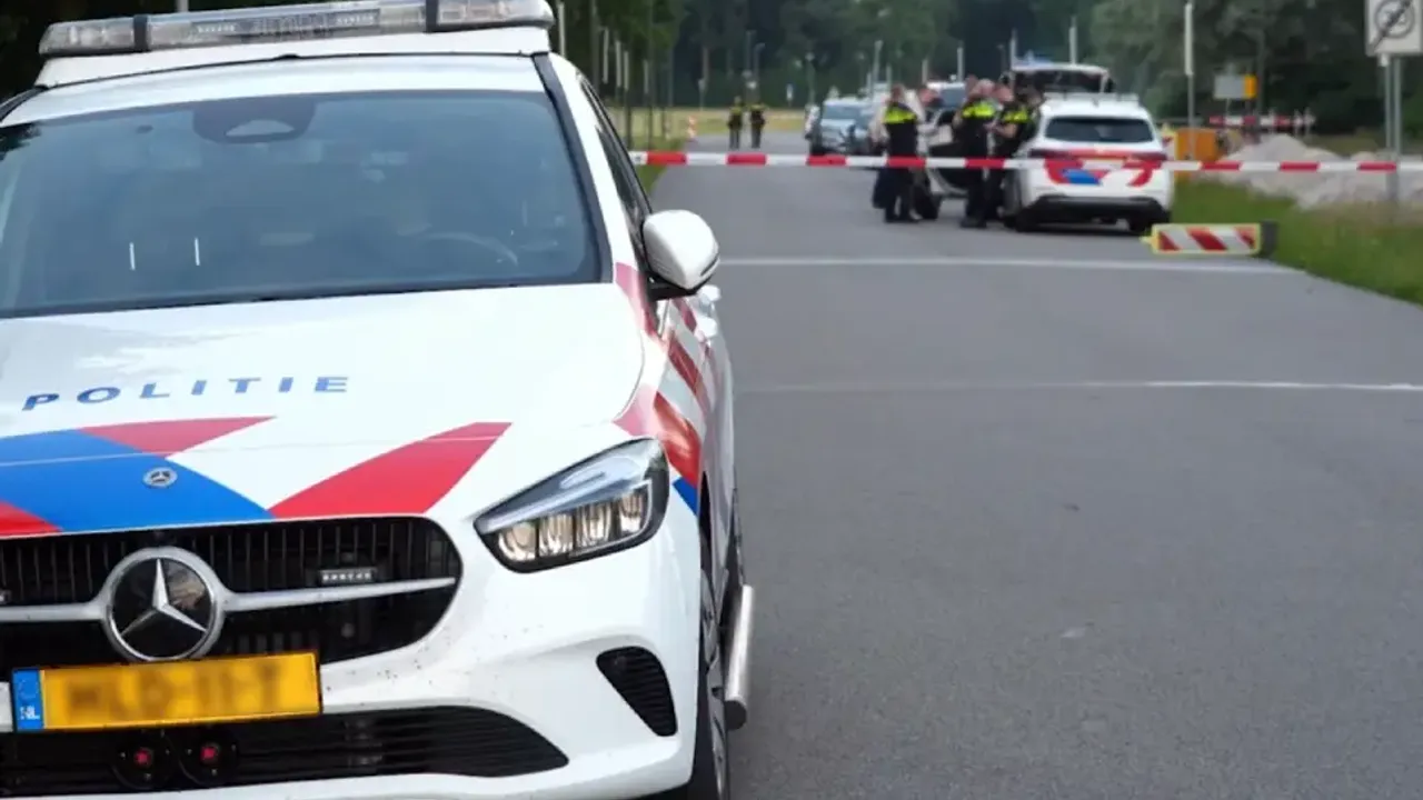Hollanda'da 15 yaşındaki kız anne ve babasını öldürmekten tutuklandı