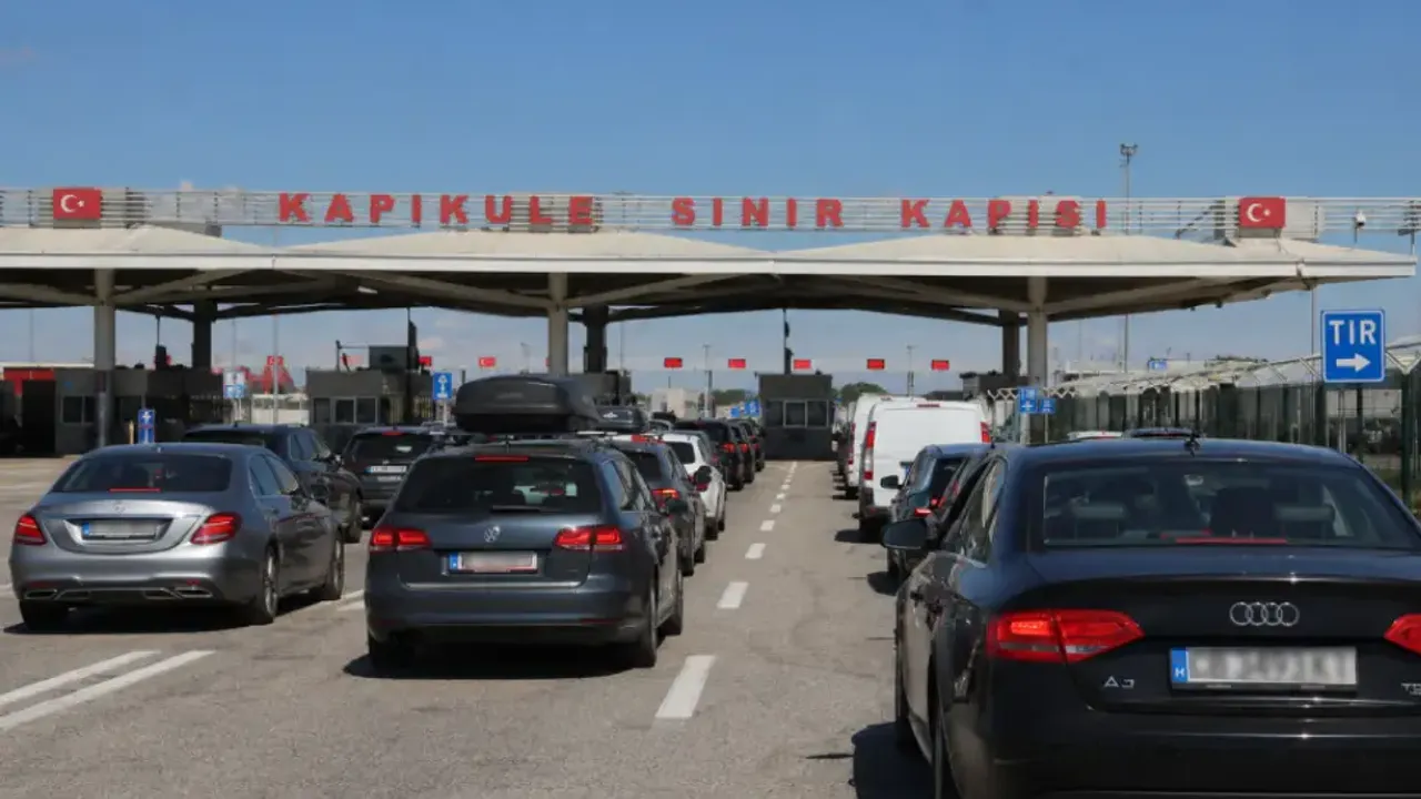 Gurbetçilere uyarı: Türkiye'de trafik cezası ve HGS borcunuzu önceden kontrol edin
