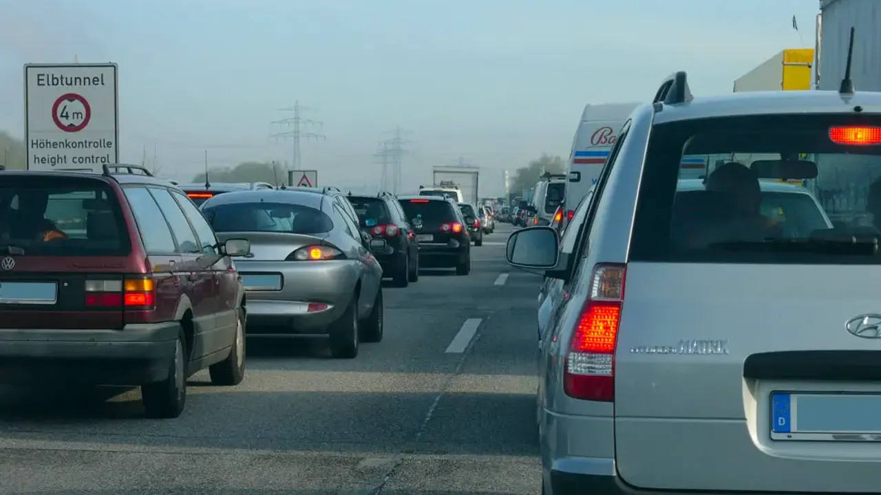 Almanya’da Elbe Tüneli ile A7’nin bir bölümü 55 saat trafiğe kapatılacak