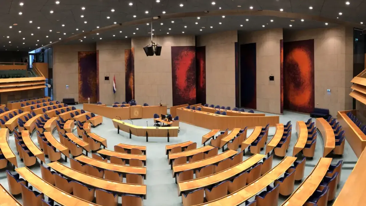 Hollanda’da koalisyon bütçe görüşmelerinde anlaştı, gözler muhalefette